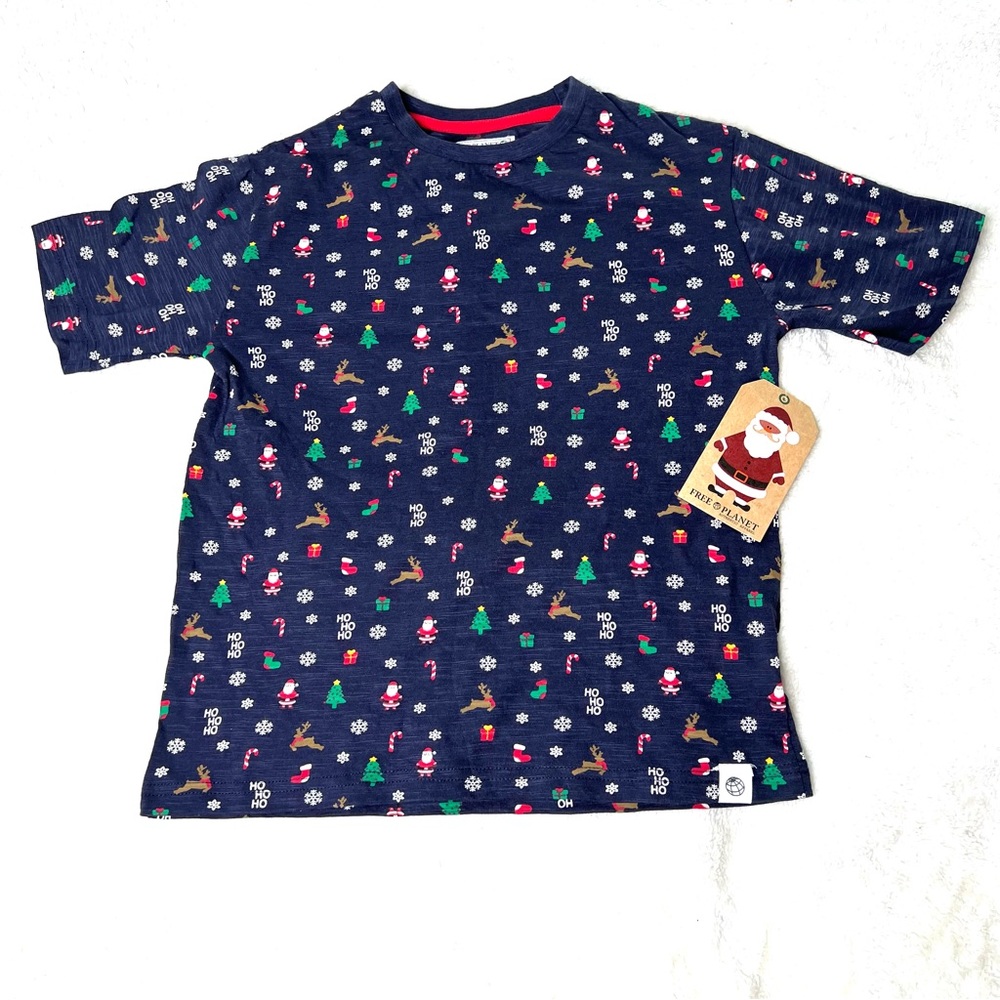 Free planet christmas T-shirt Size 8